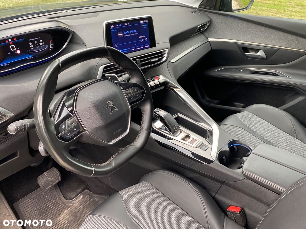 Peugeot 3008 1.5 BlueHDi Allure Pack S&S EAT8 - 26
