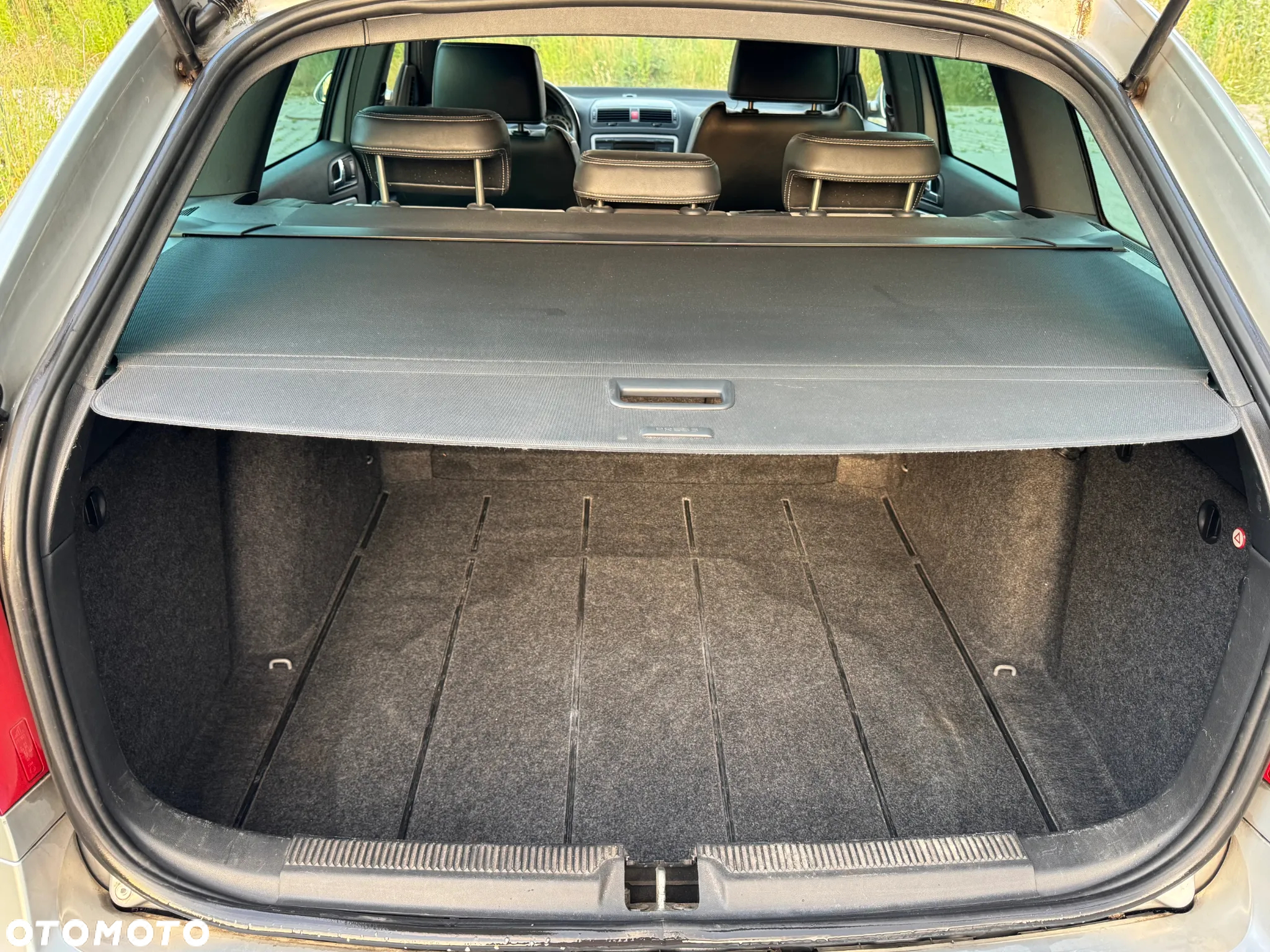 Skoda Octavia Combi 2.0 TDI DPF RS - 28