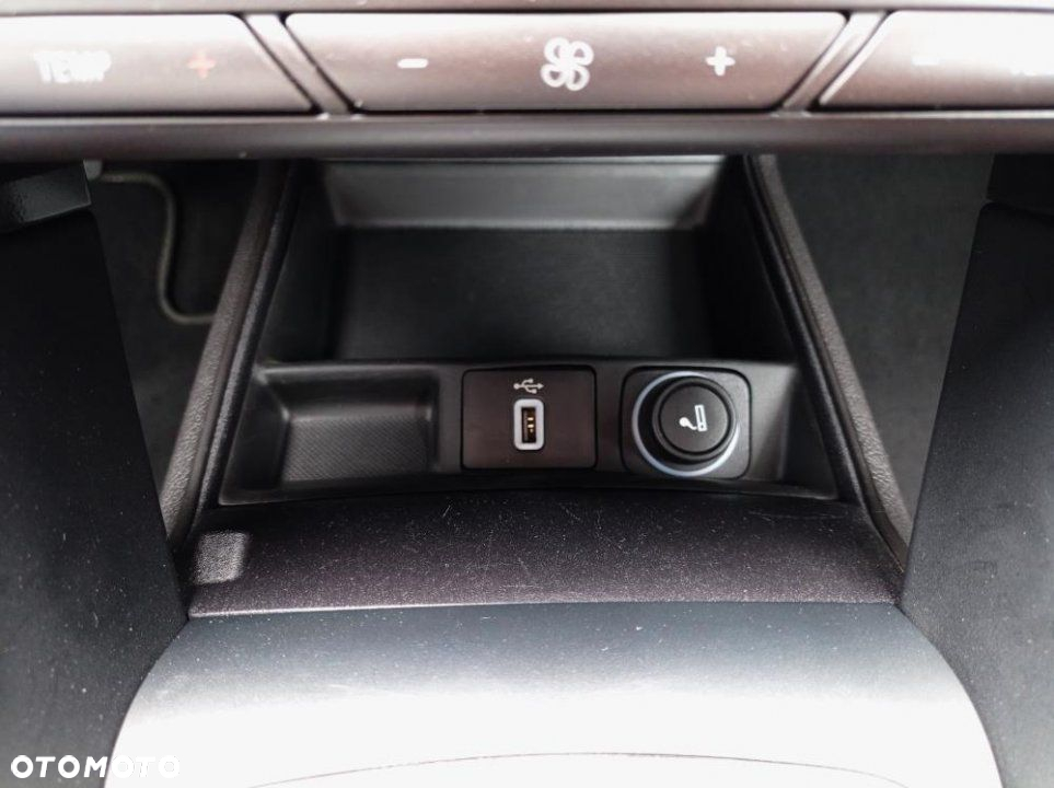 Ford Mondeo - 32