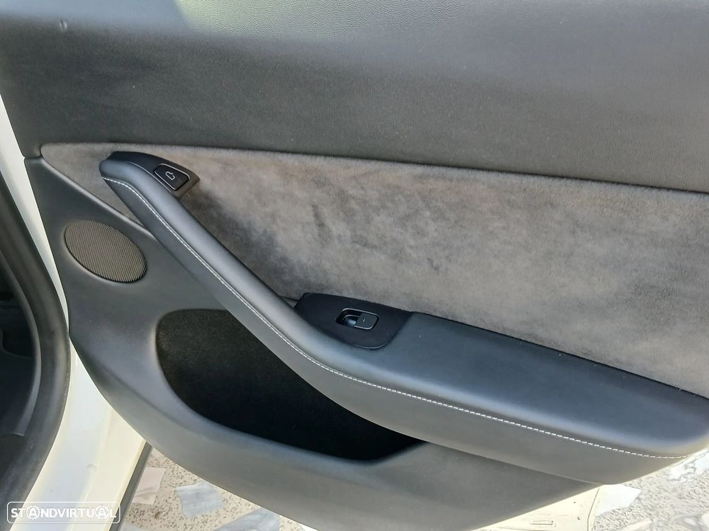 Tesla Model Y Long Range Dual Motor AWD - 22