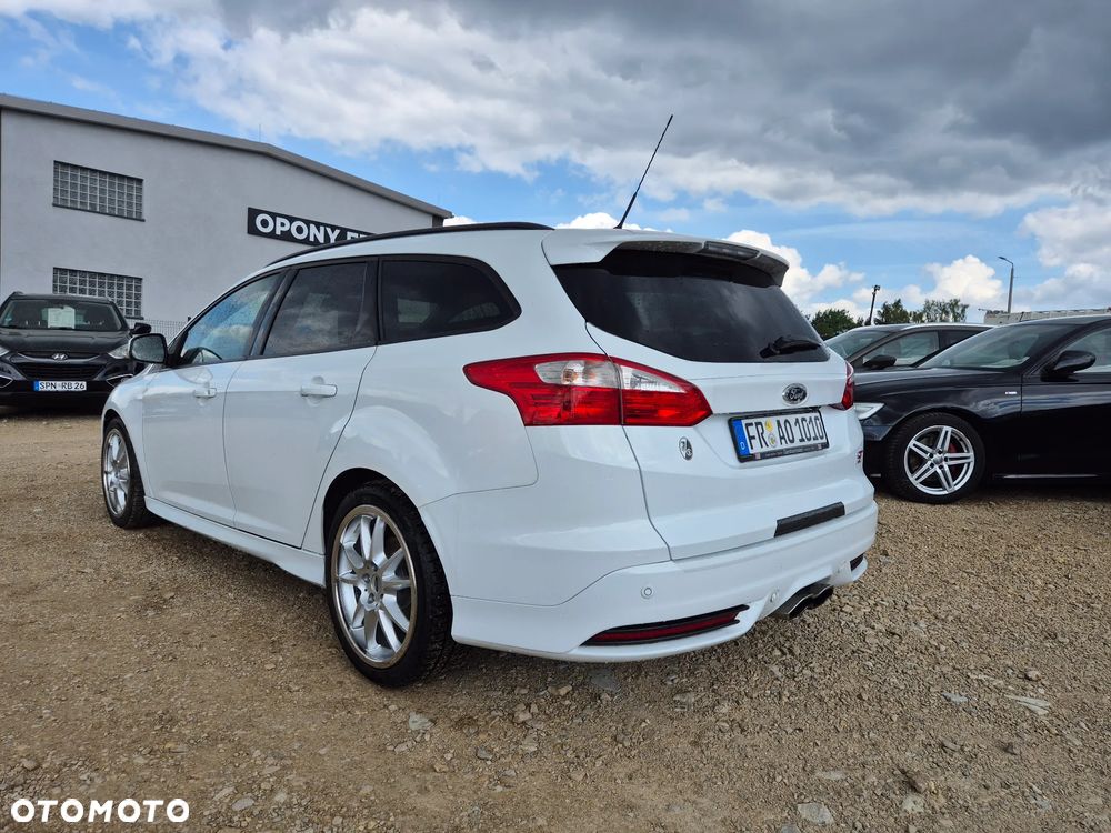 Ford Focus 2.0 EcoBoost ST mit Leder-Sport-Paket - 4