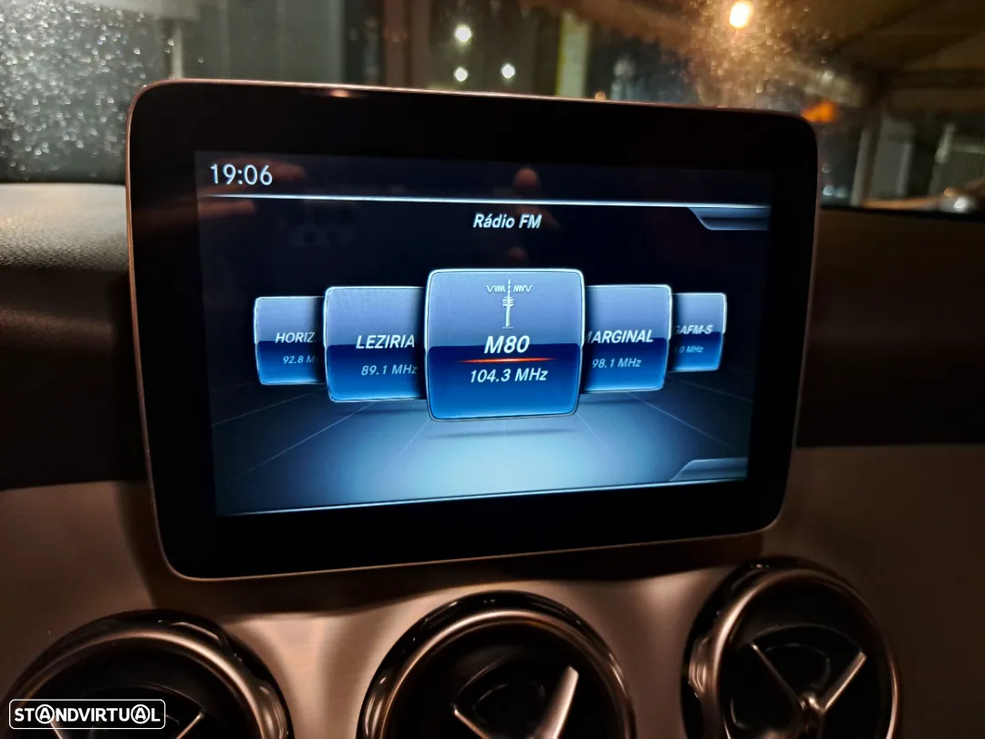 Mercedes-Benz GLA 180 d AMG Line - 11