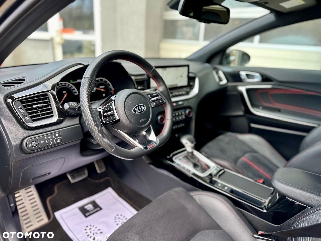 Kia ProCeed 1.6 T-GDI GT DCT - 11