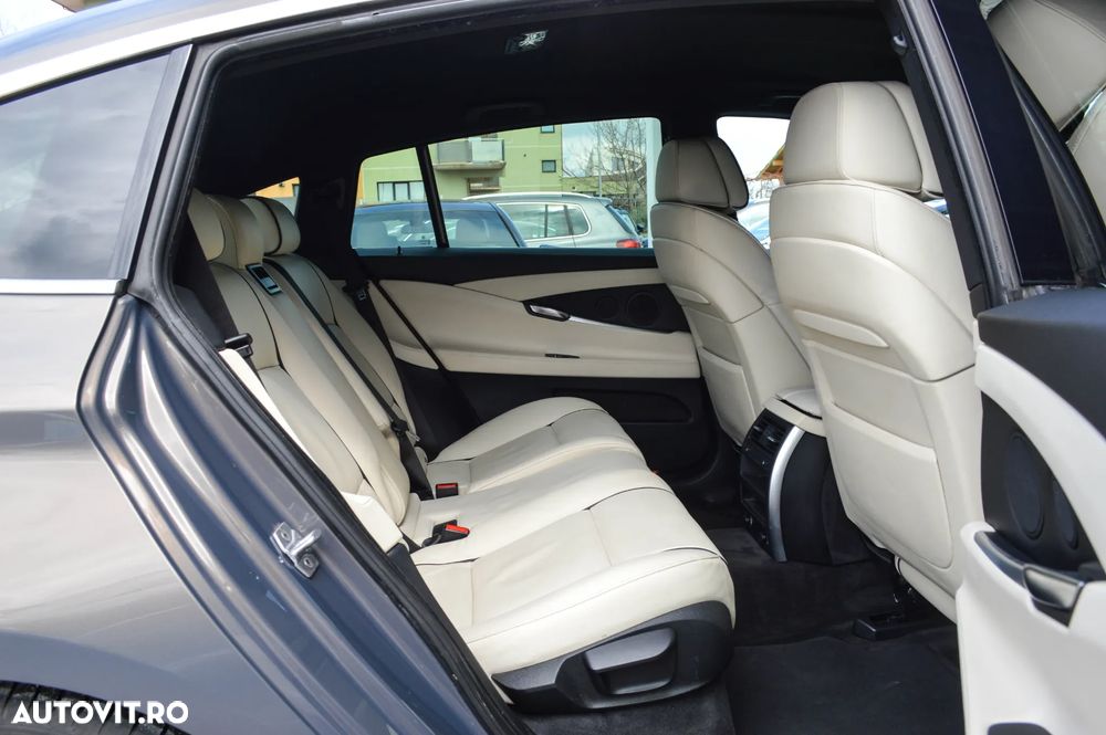 BMW Seria 5 520d Aut. Luxury Line - 32