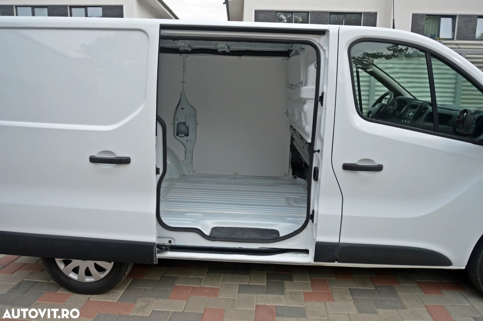 Renault Trafic - 13