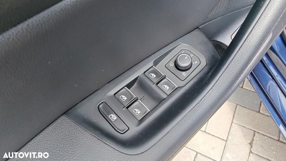 Volkswagen Passat - 30