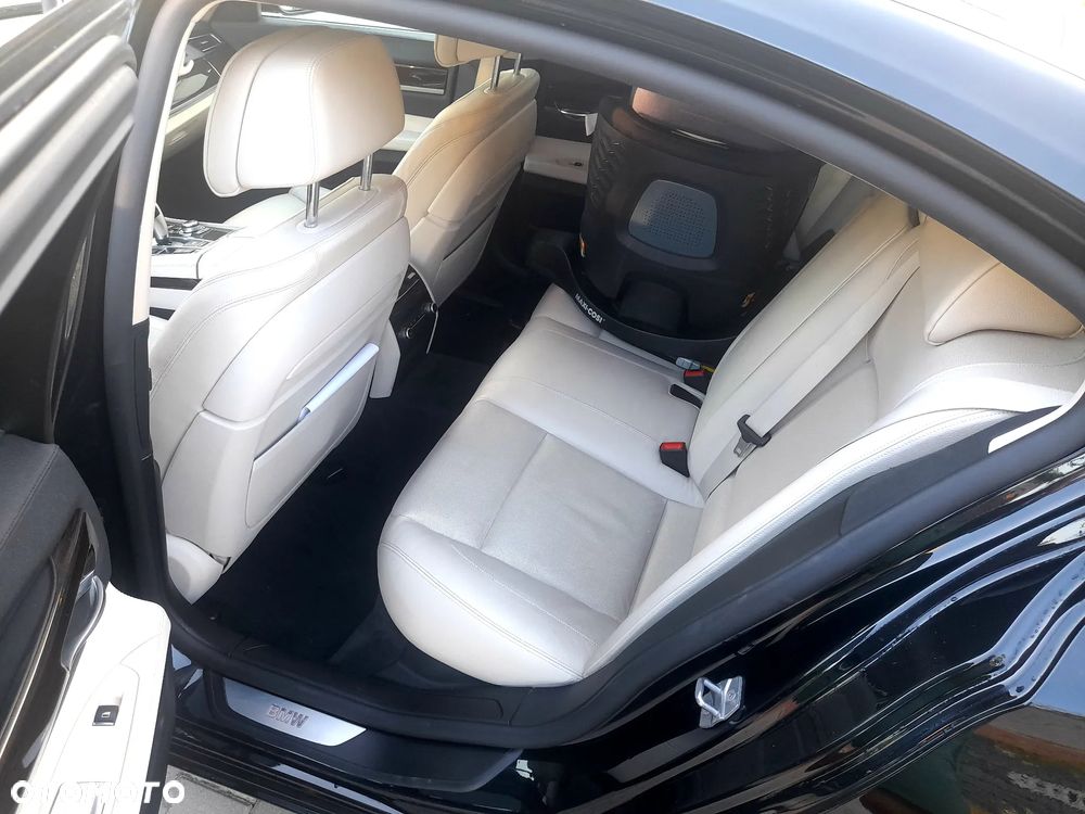 BMW Seria 7 740d xDrive - 10