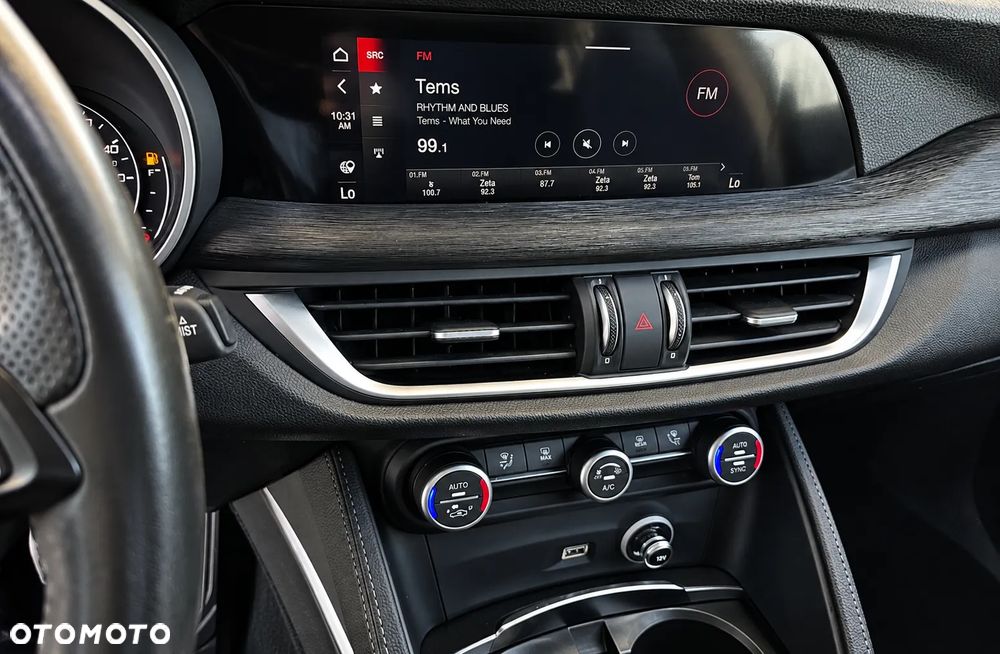 Alfa Romeo Stelvio - 9