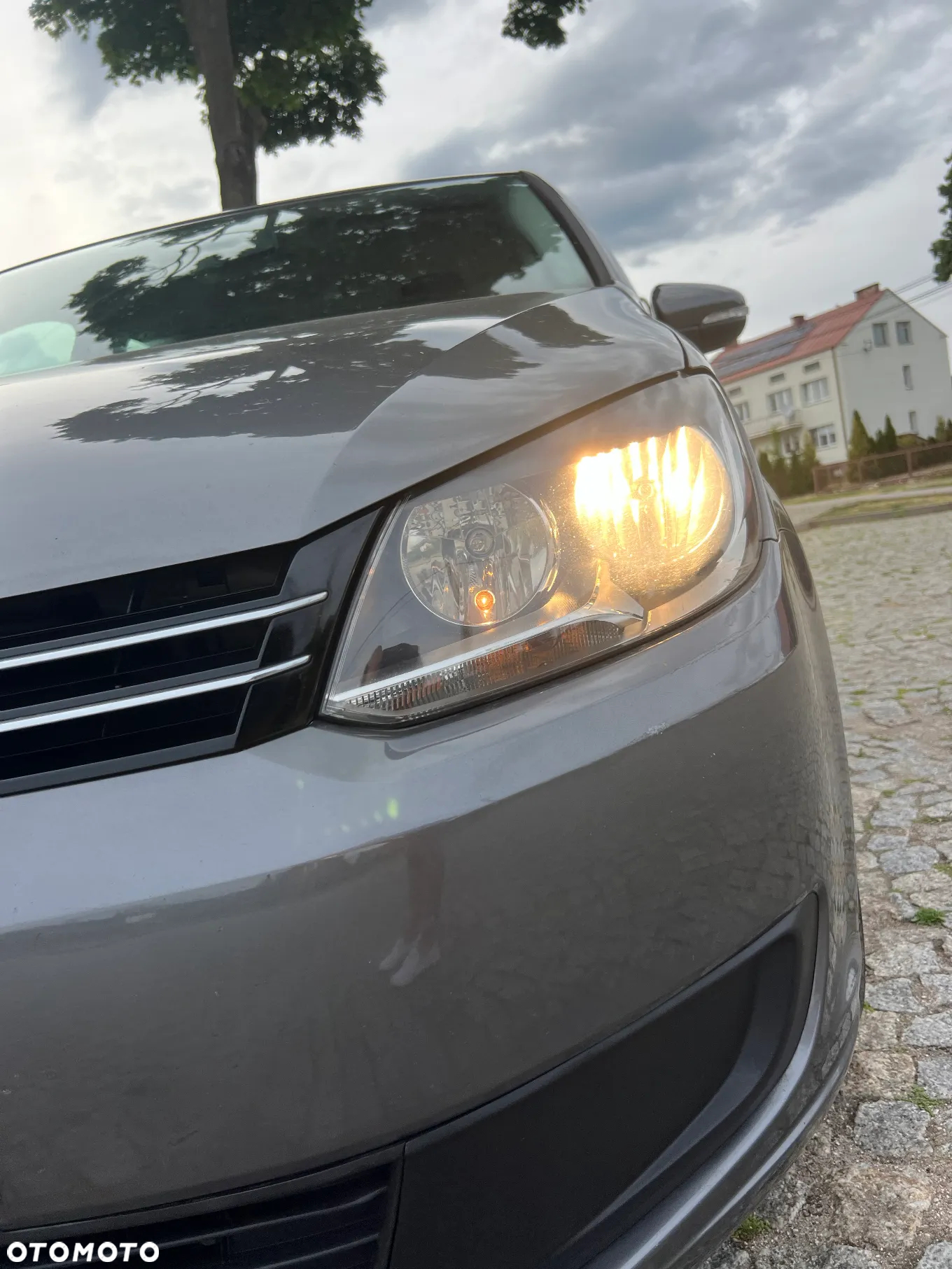 Volkswagen Touran 1.6 TDI DPF Highline - 24