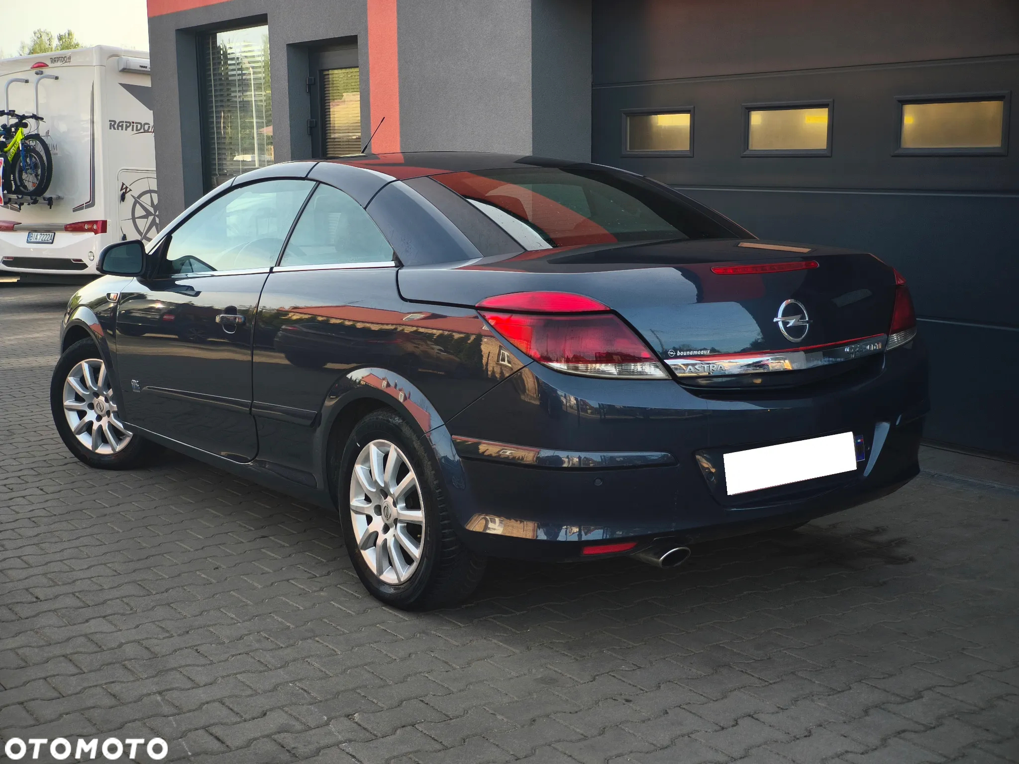 Opel Astra TwinTop 1.9 CDTI Cosmo - 2
