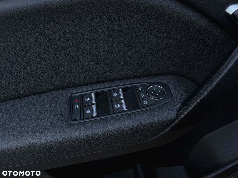 Renault Captur TCe 100 INTENS - 30