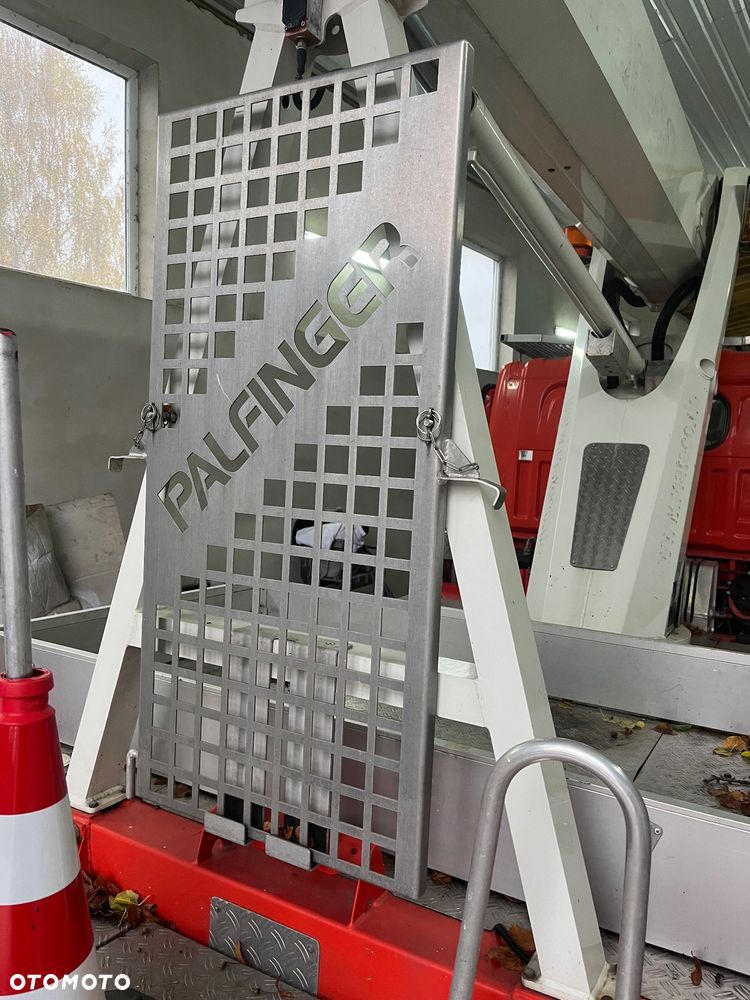 Nissan Podnośnik Koszowy Zwyżka Palfinger 210Bk 21 Metrów 16 w bok ! PILOT NA KABLU!! UDT !! Kosz 1000V Izolowany Jak Wumag Ruthmann Gsr - 14