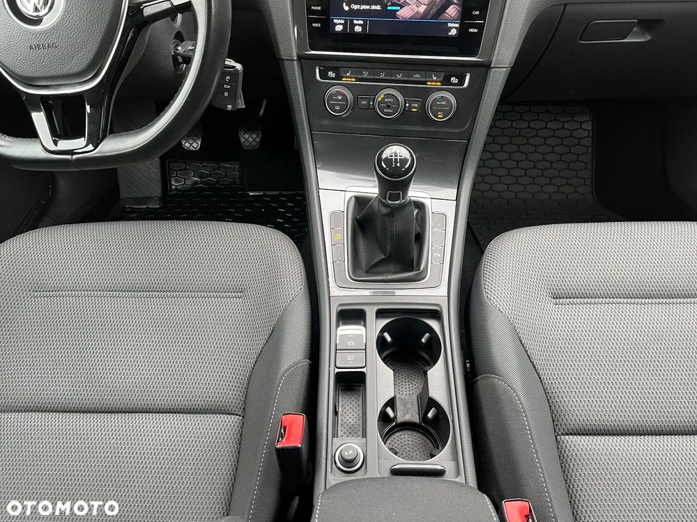 Volkswagen Golf 1.6 TDI BMT Comfortline - 21