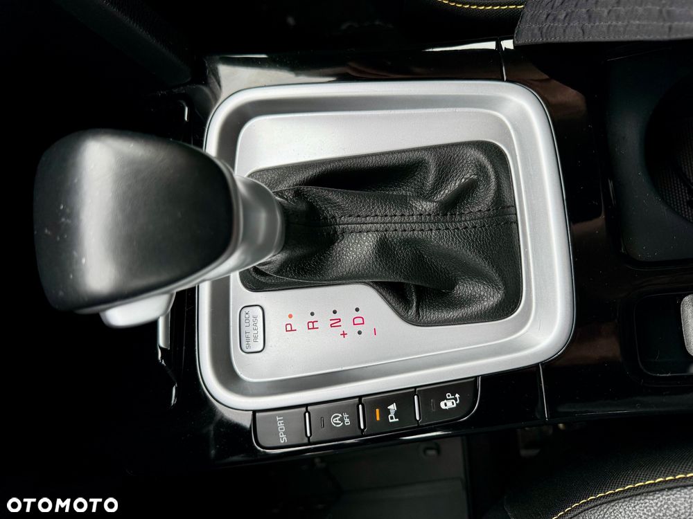 Kia XCeed 1.6 T-GDI Business Line DCT - 12