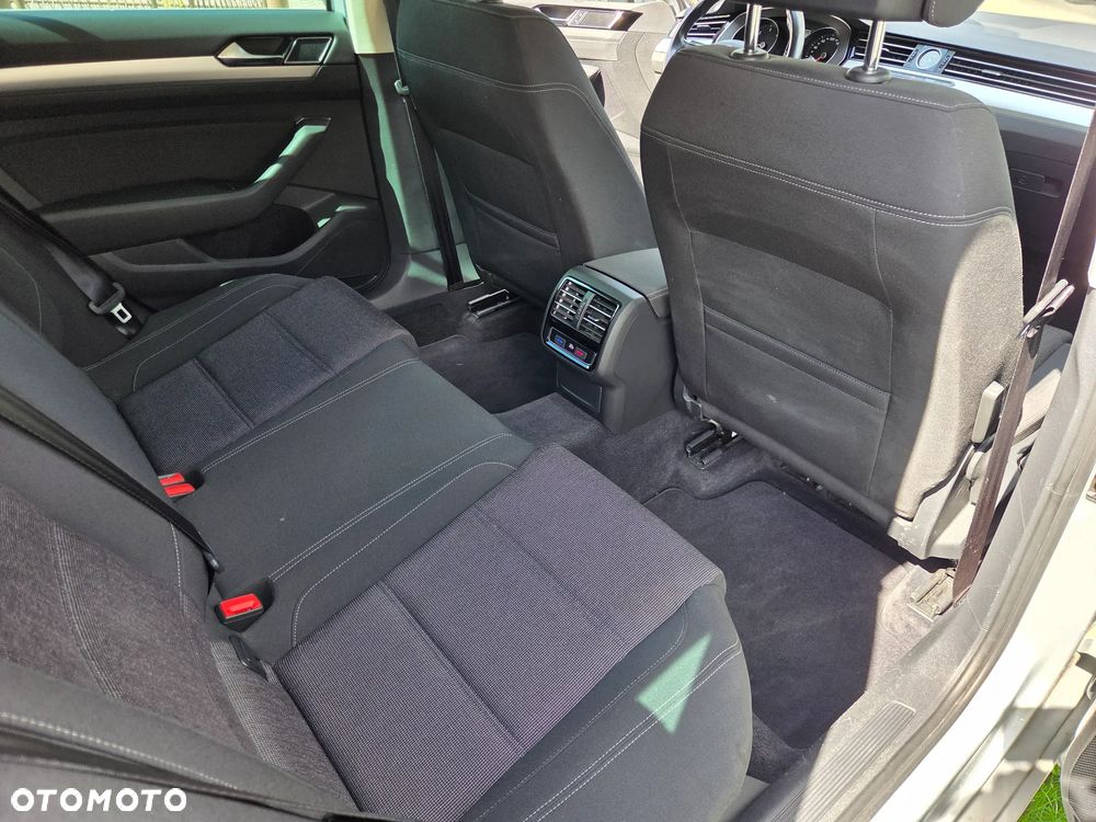 Volkswagen Passat 2.0 TDI BMT Comfortline - 11