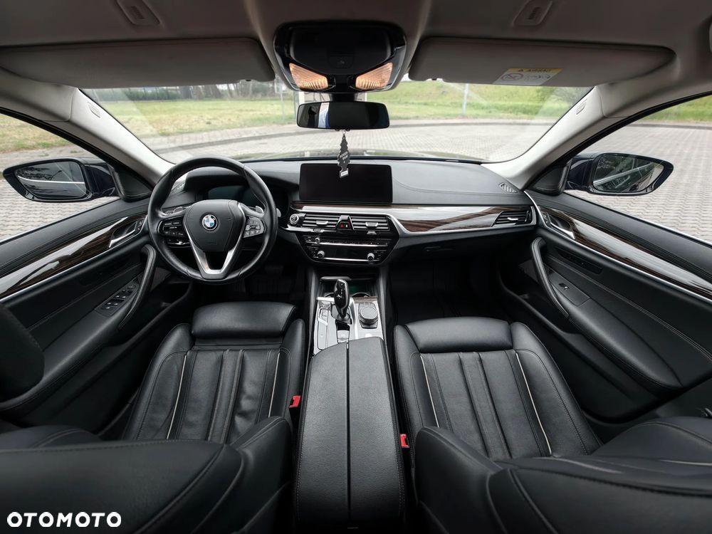 BMW Seria 5 540d xDrive Luxury Line - 9