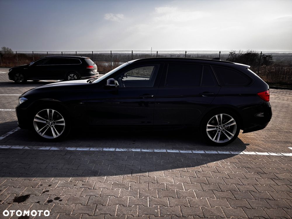 BMW Seria 3 320d DPF Edition Sport - 4