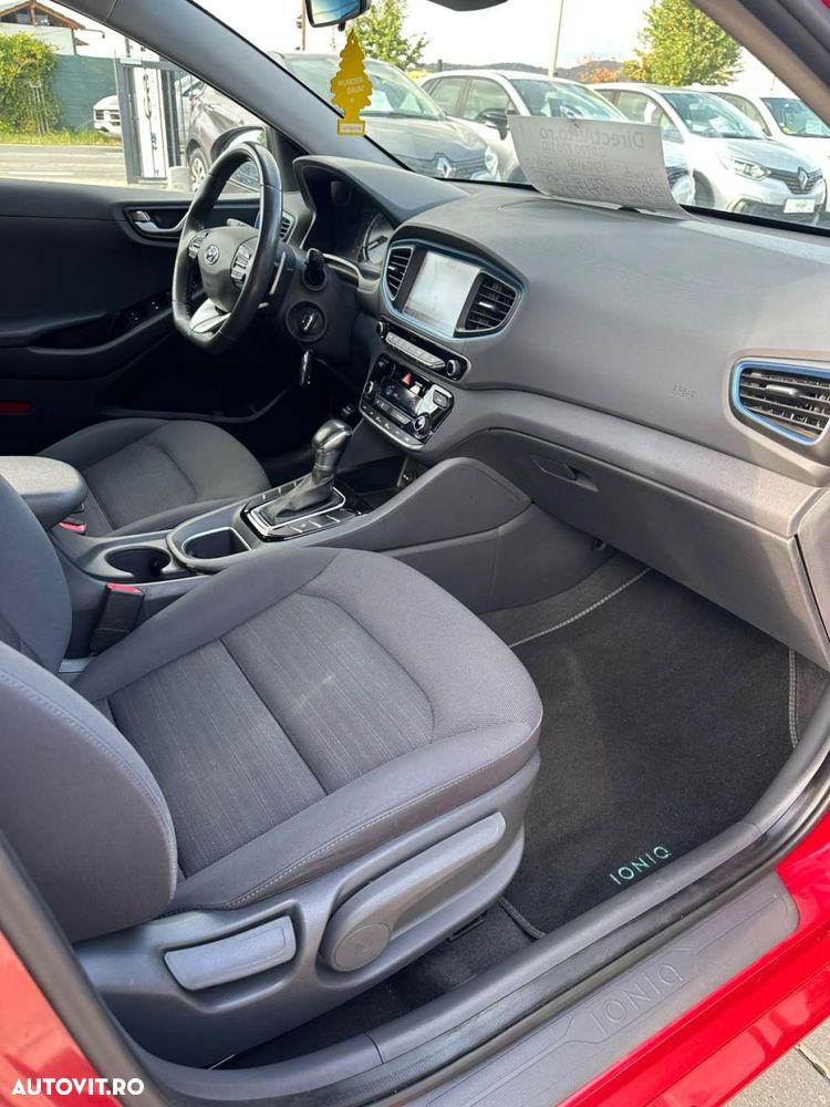 Hyundai IONIQ - 7