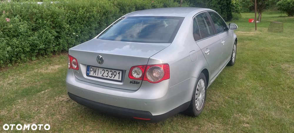 Volkswagen Jetta 1.9 TDI United - 11