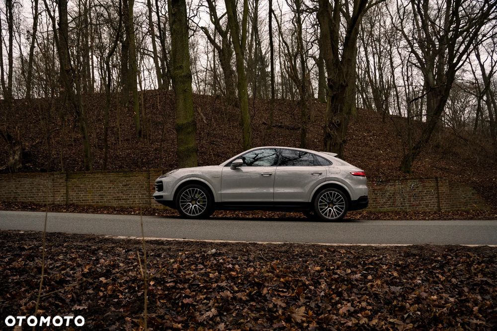 Porsche Cayenne Coupe E-Hybrid - 12