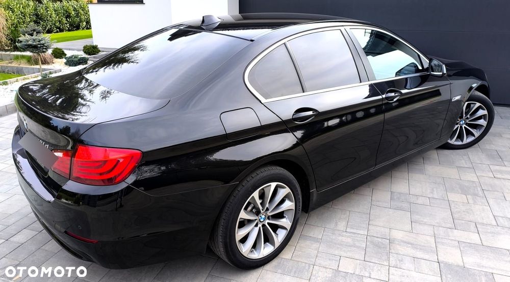 BMW Seria 5 520d xDrive - 14