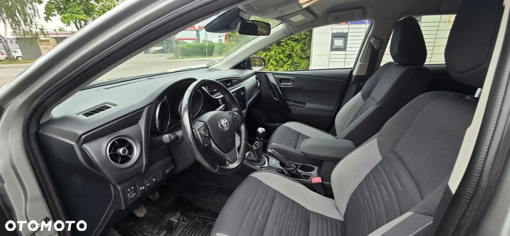 Toyota Auris 1.6 D-4D Design Edition - 31