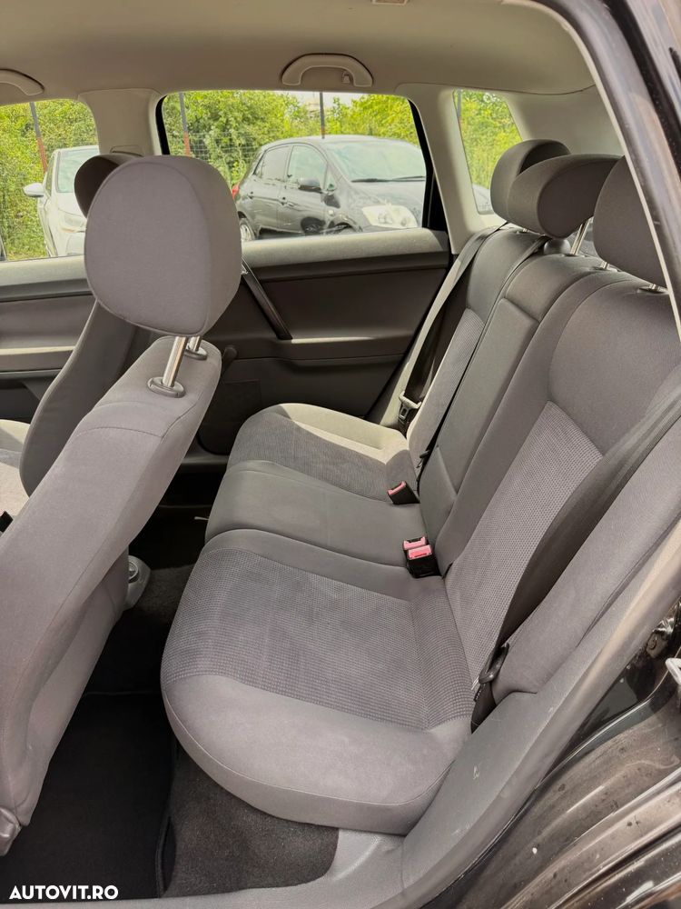 Volkswagen Polo 1.2 Attractive - 16
