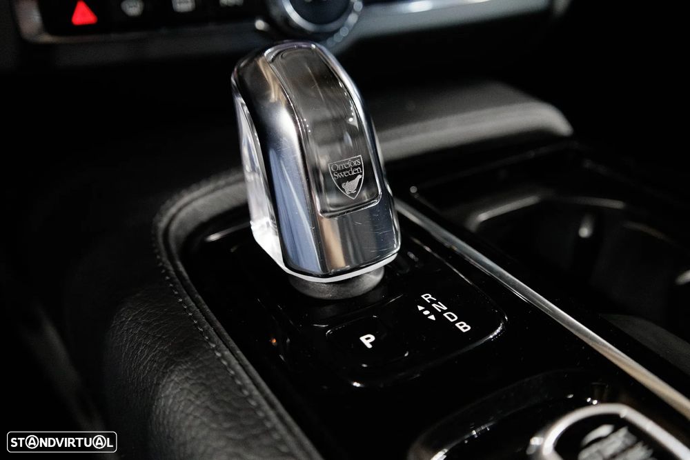 Volvo S90 2.0 T8 Momentum Plus AWD Geartronic - 19