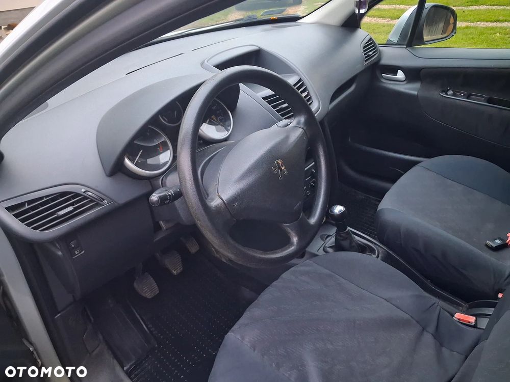 Peugeot 207 1.4 Presence - 12