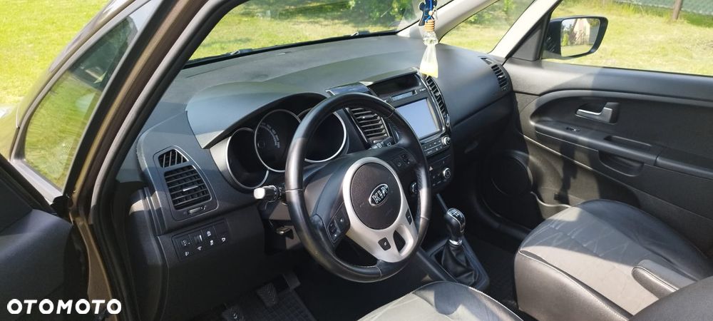 Kia Venga 1.4 Business Line - 11