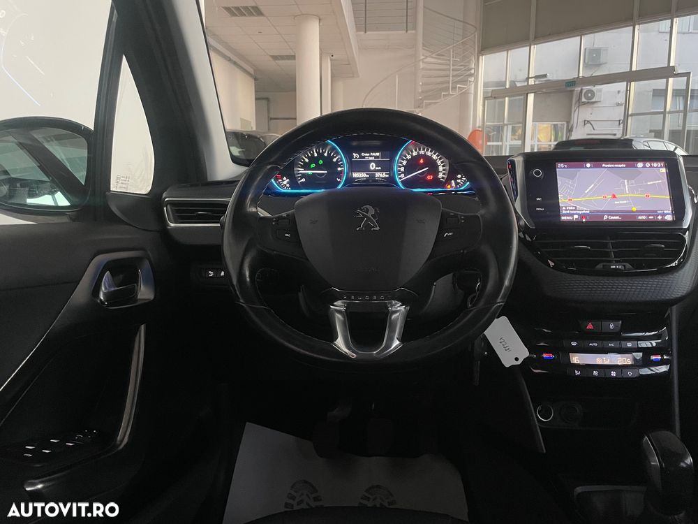 Peugeot 2008 1.2 PureTech Turbo Allure - 9