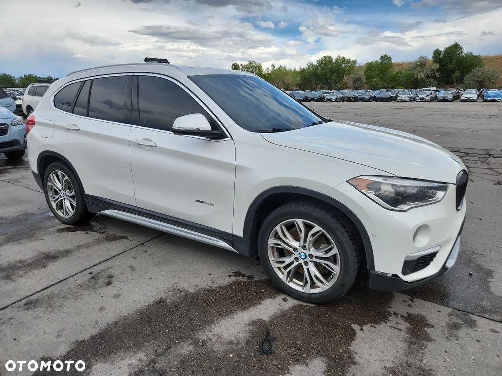 BMW X1 xDrive25i Sport Line - 1