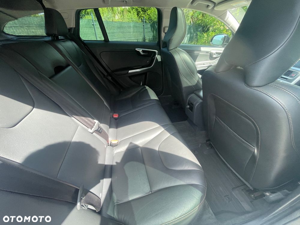 Volvo V60 Cross Country T5 AWD Summum - 9