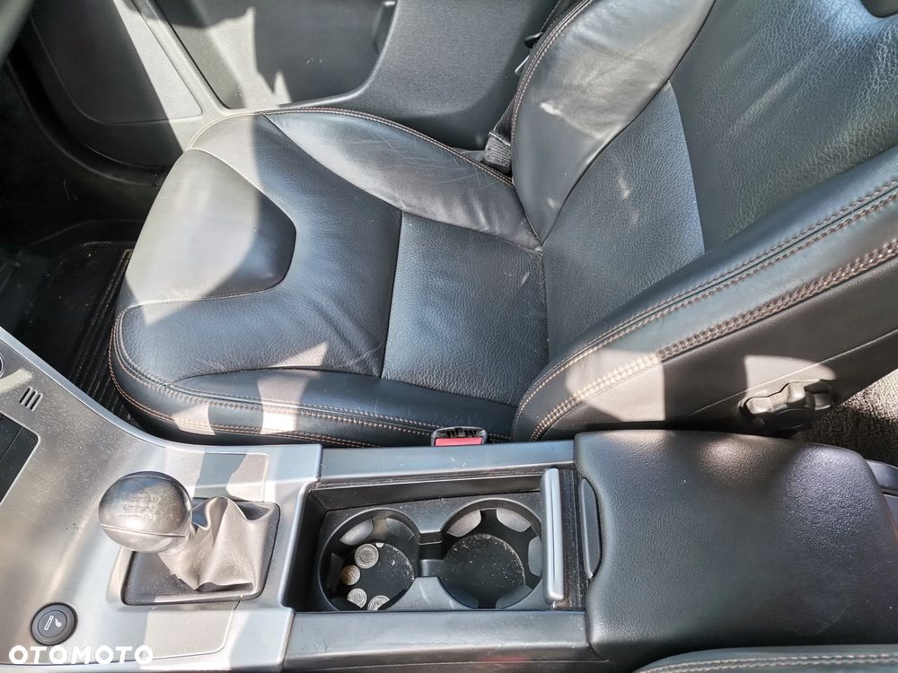 Volvo XC 60 D5 AWD - 8