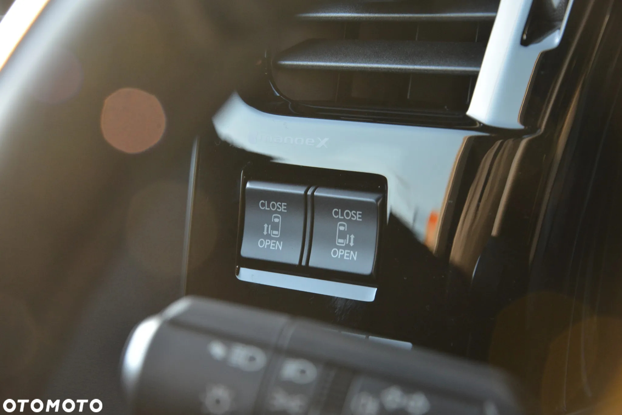 Lexus LM 350h Prestige - 21