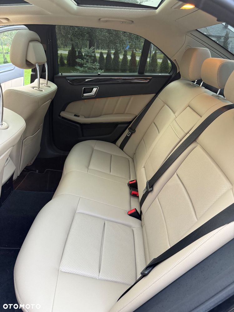 Mercedes-Benz Klasa E 250 T CDI DPF BlueEFFICIENCY 7G-TRONIC Avantgarde - 18