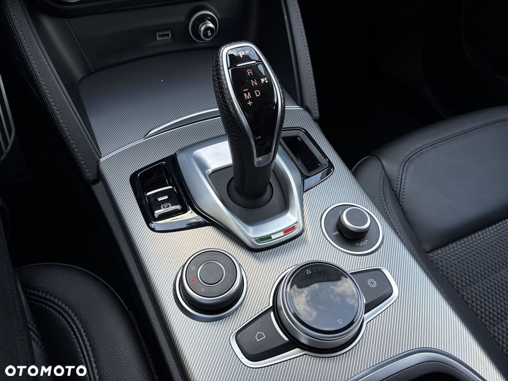 Alfa Romeo Stelvio 2.0 Turbo Sprint Q4 - 23