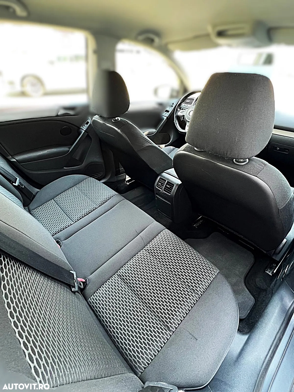 Volkswagen Golf 2.0 TDI Comfortline DSG - 12
