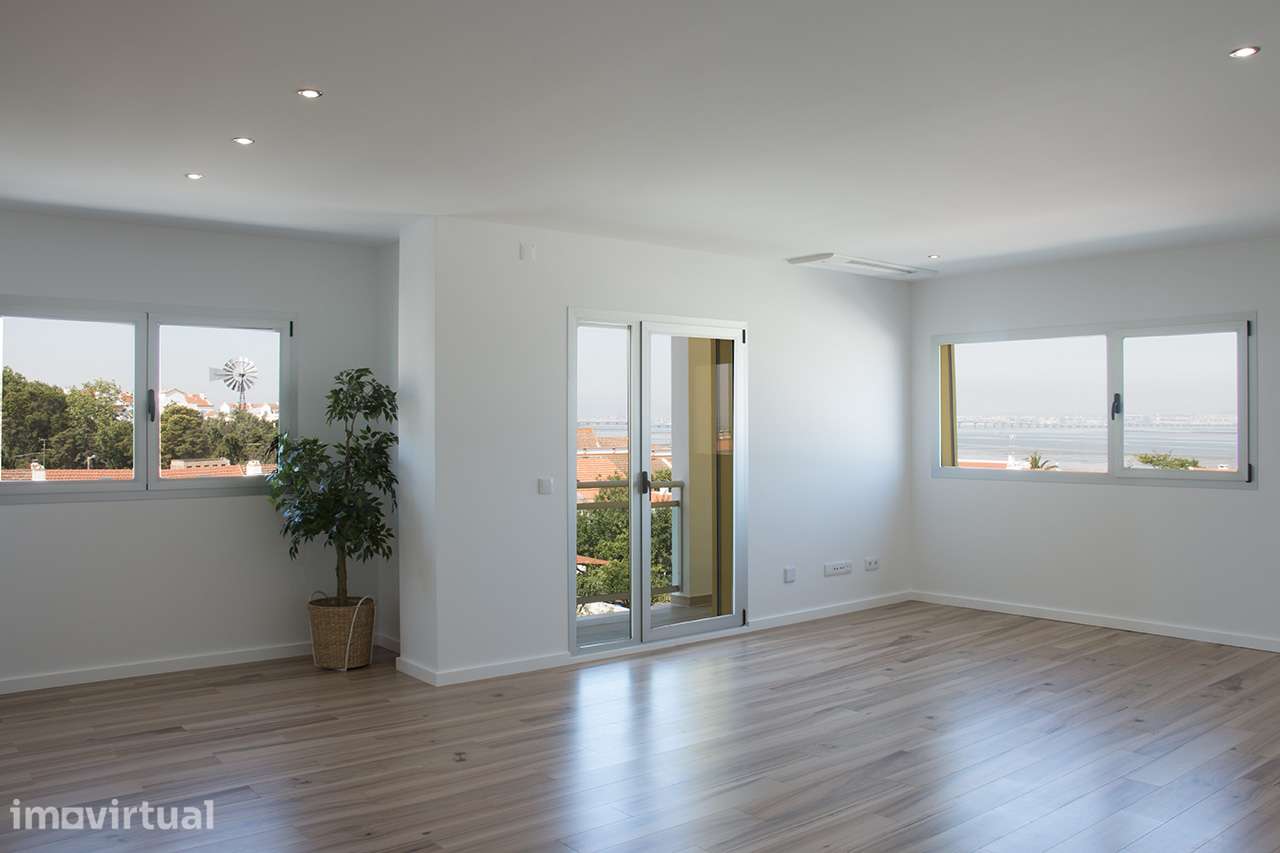 Apartamento T4 com vista rio em Alcochete, grandes áreas - Grande imagem: 2/16