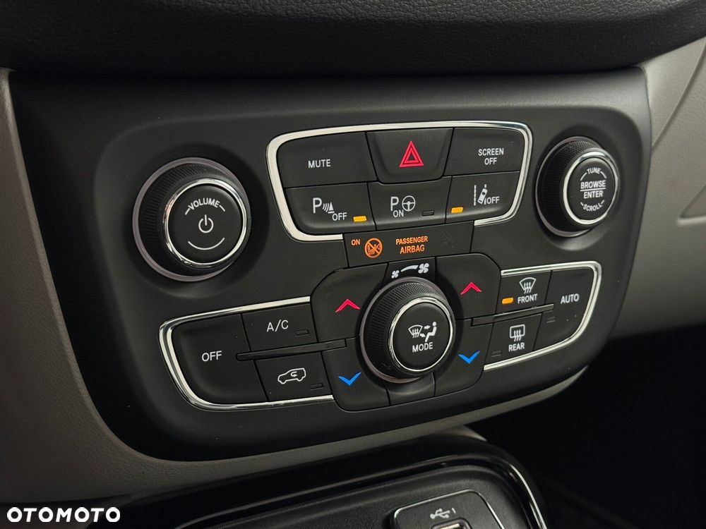 Jeep Compass 1.4 TMair Limited 4WD S&S - 24