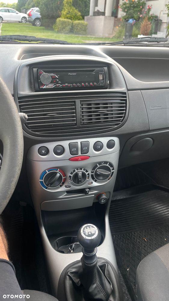Fiat Punto 1.2 8V - 7