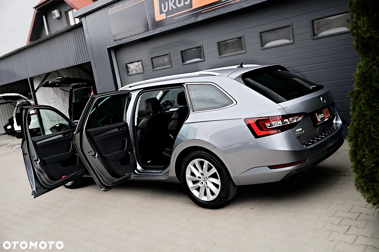 Skoda Superb 2.0 TDI DSG Premium Edition - 30