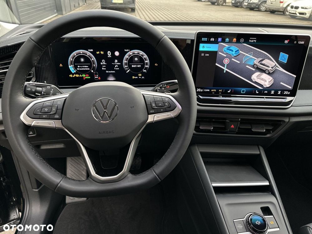 Volkswagen Tiguan - 13