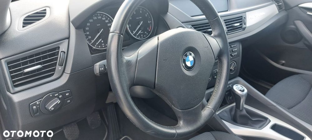 BMW X1 sDrive18i - 18