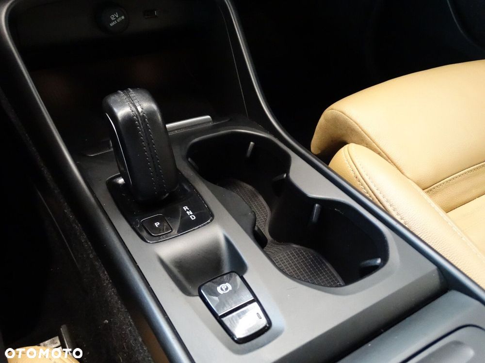 Volvo XC 40 - 22