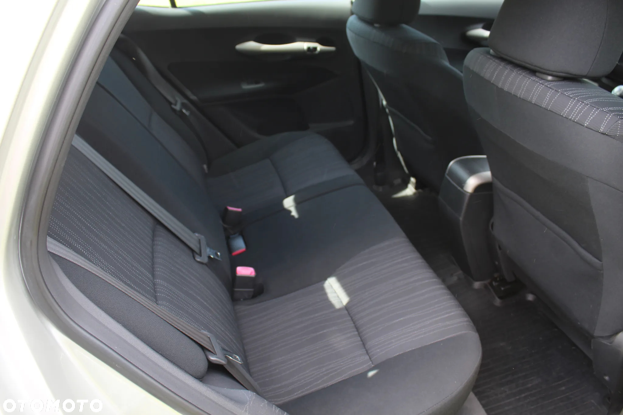 Toyota Auris 1.6 VVT-i Executive - 23