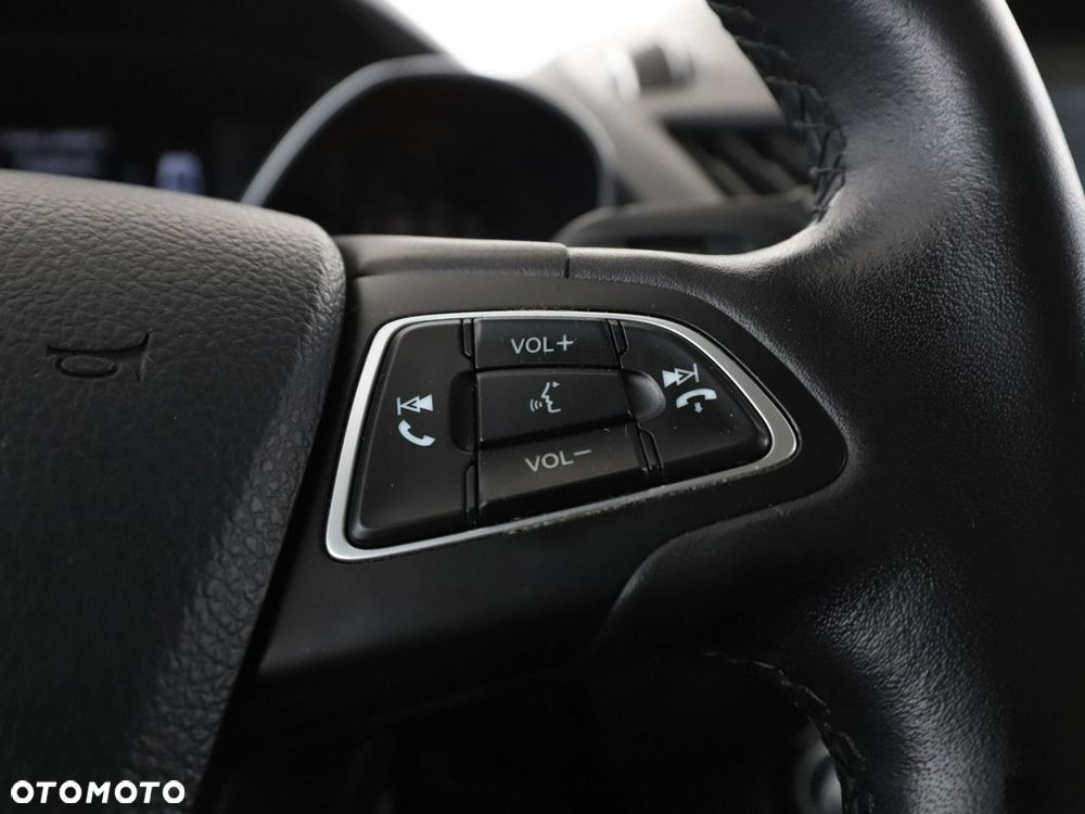 Ford Kuga 2.0 TDCi 2x4 Titanium - 30
