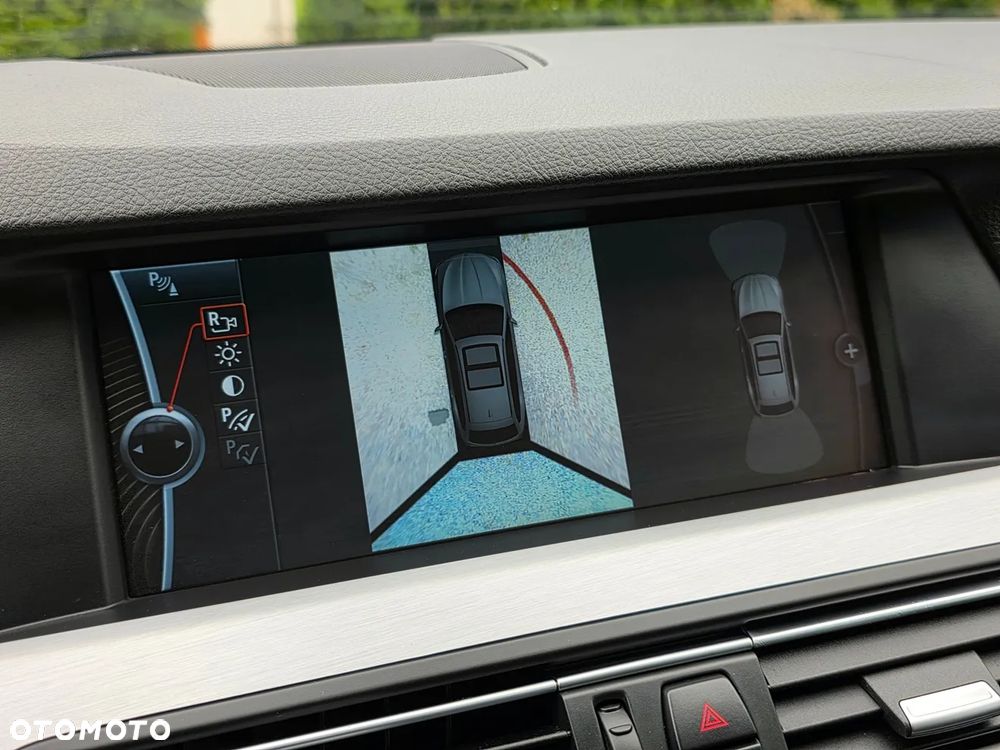 BMW Seria 5 520d - 32