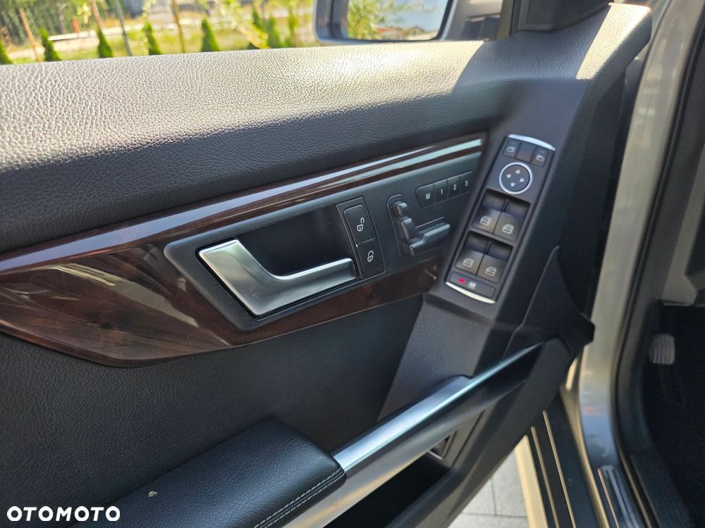 Mercedes-Benz GLK 350 4-Matic - 8