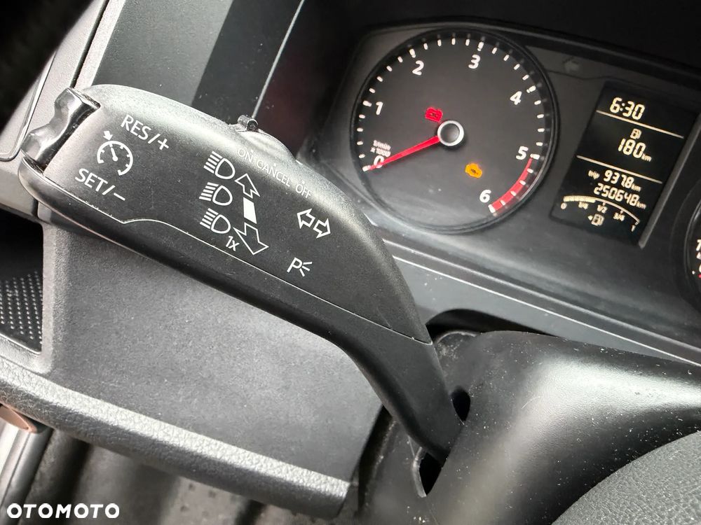 Volkswagen Transporter - 28